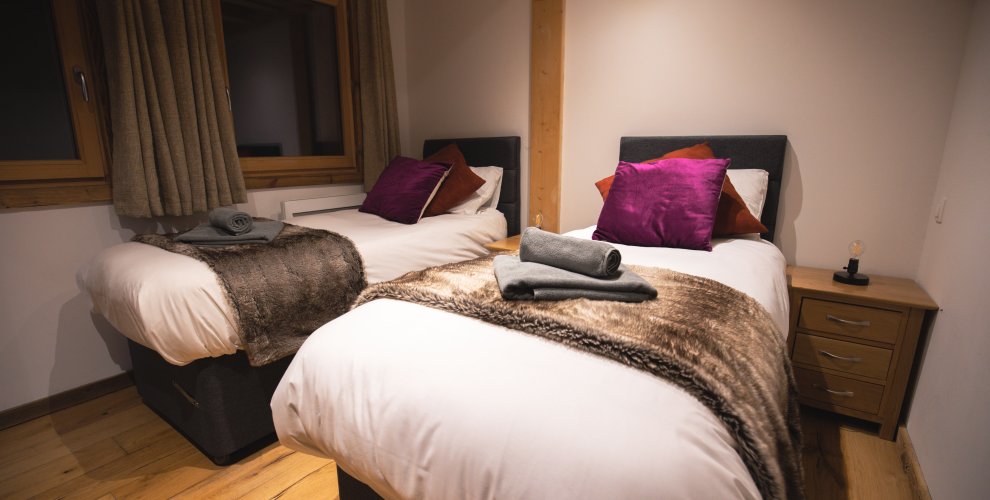 twin room in self catered ski apartment in morzine.jpg
