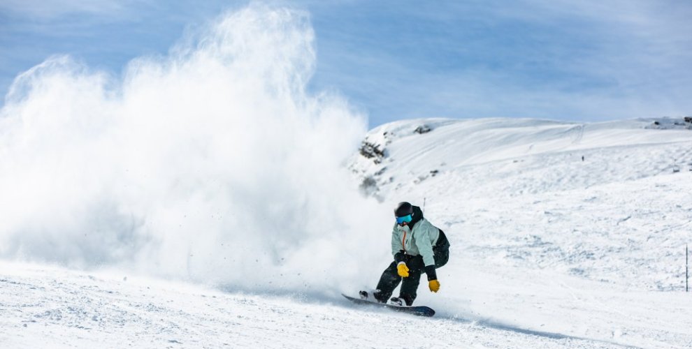 snowboard big powder cloud in Morzine