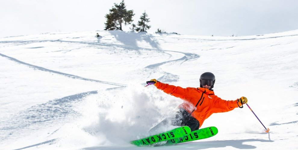 off piste in powder in Morzine
