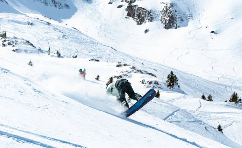 K2 snowboard in Morzine powder
