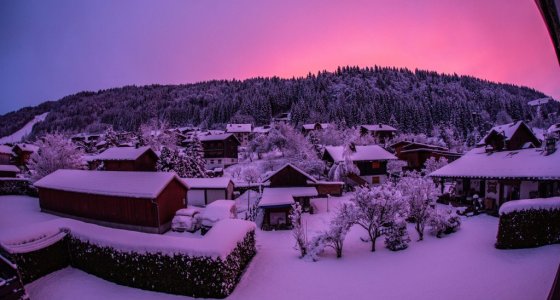 morzine ski village at night_0.jpg
