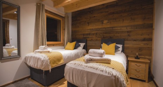 Chalet Five25 ski accommodation twin room