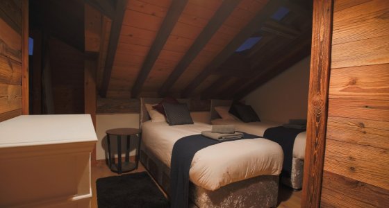 Chalet Five25 twin loft room morzine