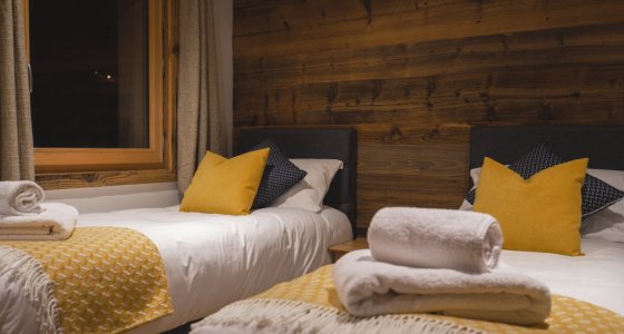 Chalet Five25 twin room morzine ski chalet