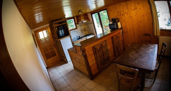 ski season accommodation in Morzine kitchen