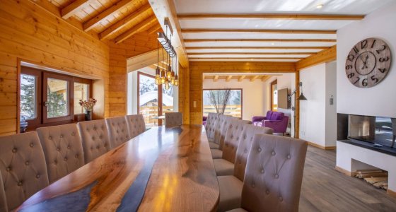 Chalet Arkor Avoriaz dining table