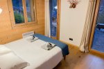 Bedroom with terrace Ski Apartment Encoches Morzine